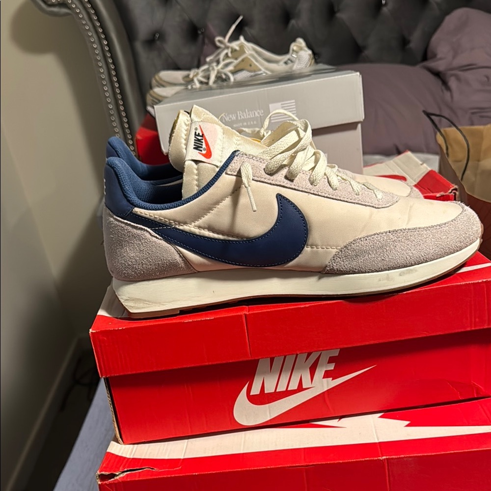 Nike Beige and Blue Sneakers air tailwind